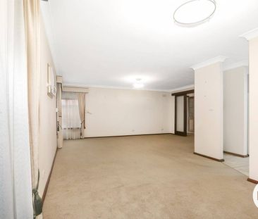 BEAUTIFULLY MAINTAINED HOME IN PRIME WODONGA LOCATION! - Photo 1
