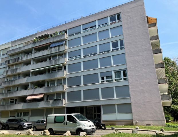 Grand appartement de 4 chambres au 6ème étage avec balcon - Photo 1