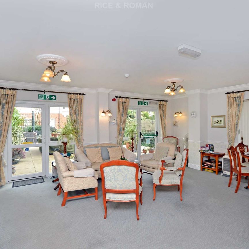 1 Bedroom Apartment, Bradbury Court – Raynes Park - Photo 1