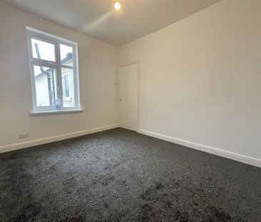 4 bedroom terraced house to rent - Photo 3