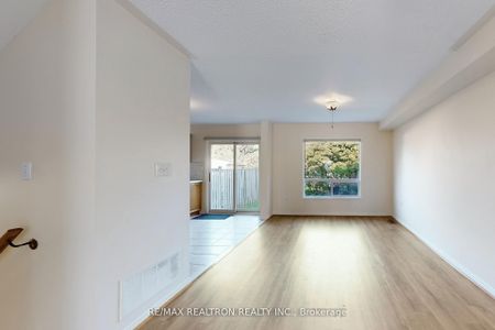 For Lease - 427 Ravineview Way, Oakville, Ontario - Photo 2