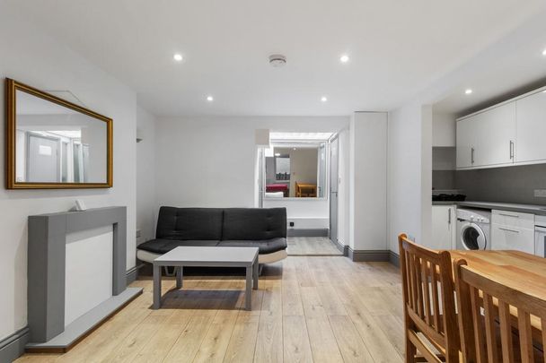 1 bedroom flat to rent - Photo 1
