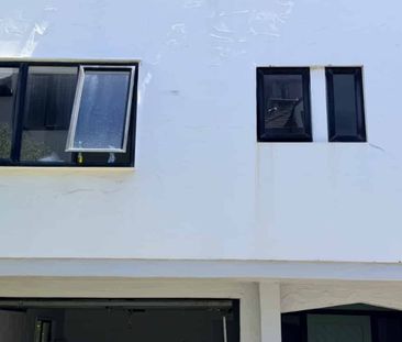 Modern Three-Storey Townhouse with Garage Parking on The Terrace - Photo 5