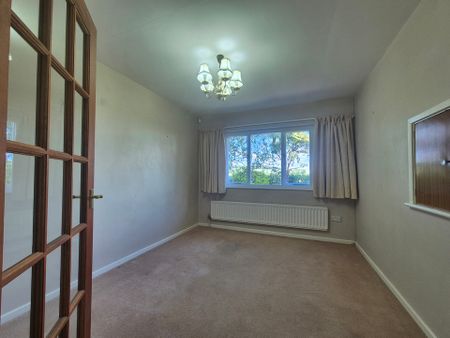 4 bed bungalow to rent in Highfield Close, Kingsland - Photo 3
