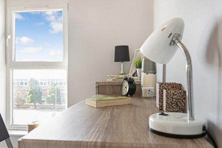 4 bedroom flat to rent - Photo 3