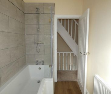 3 bedroom terraced house to rent - Photo 5