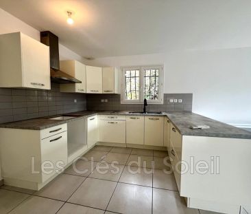 Location villa 4 chambres 111 m² Le Revest-les-Eaux - Photo 6