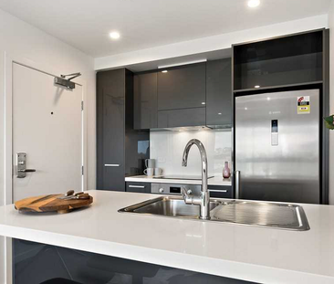 Fully furnished Apartment with Free Gym & Pool - Photo 3