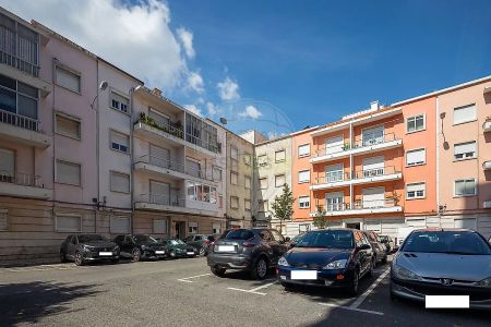 Apartment T2 in São Domingos de Benfica, Lisboa - Photo 2