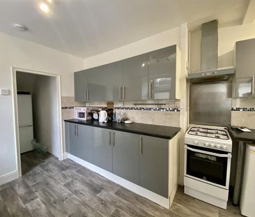 Room For Rent John Street, Pontypridd - Photo 3