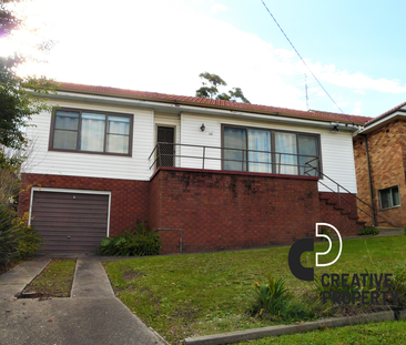 Three bedroom home with family yard - Photo 1