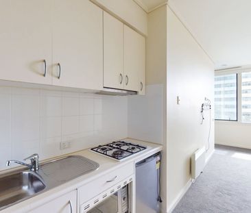 One Bedroom Apartment in he Heart of Carlton - Photo 3