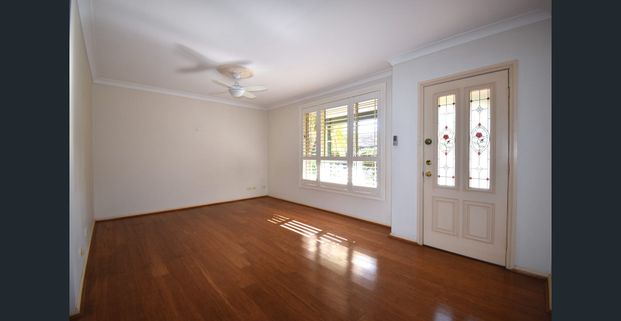 Well presented two bedroom villa in community complex - Photo 1