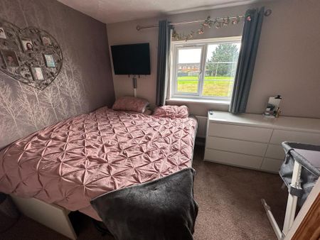 2 bedroom terraced house to rent - Photo 4
