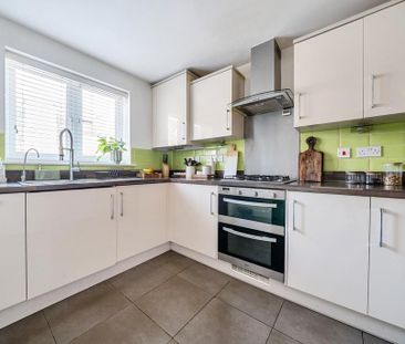 4 bedroom terraced house to rent - Photo 4