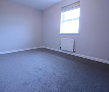 3 bedroom end of terrace house to rent - Photo 5