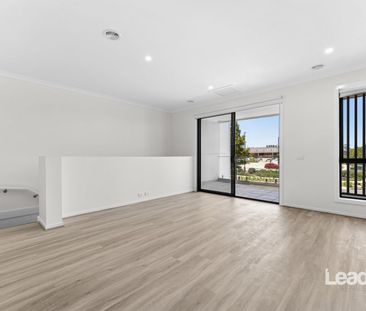 A Budding Townhouse! - Photo 2