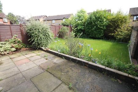 2 bedroom semi-detached house to rent - Photo 4