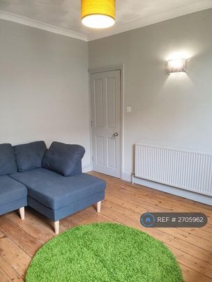 4 bedroom terraced house to rent - Photo 1