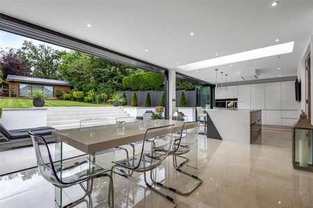 Georges Wood Road, Brookmans Park - Photo 2