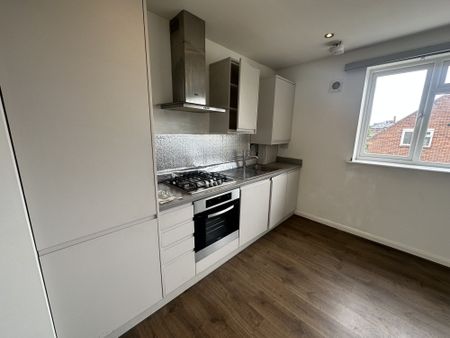 119-121 Clare Road, Surrey, TW19 - Photo 4