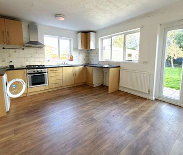 3 bedroom semi-detached house to rent - Photo 6