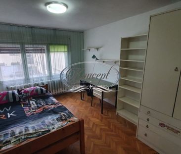 Apartament cu 4 camere in zona UMF - Photo 5