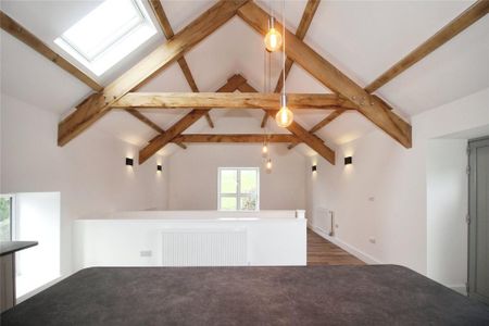 2 bedroom barn conversion to rent - Photo 2