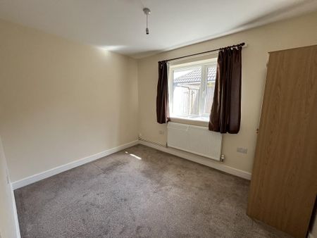 3 bedroom detached bungalow to rent - Photo 3