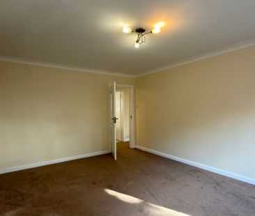 Redhill Drive, Bournemouth - Photo 1