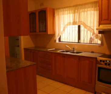 Spacious Two Bedroom Unit in Allawah - Photo 3