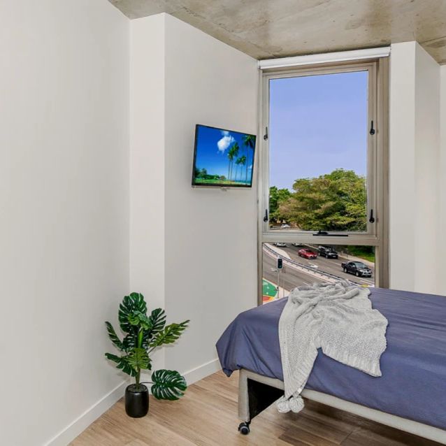 Ultra Studio Apartment-View - Photo 1