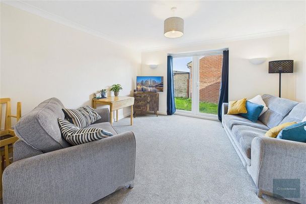 3 bedroom semi-detached house to rent - Photo 1