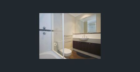 Ground Floor Apartment with Balcony - Photo 5