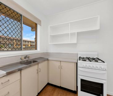 RECENTLY UPDATED, TWO BEDROOM UNIT IN HEART OF NUNDAH - Photo 5