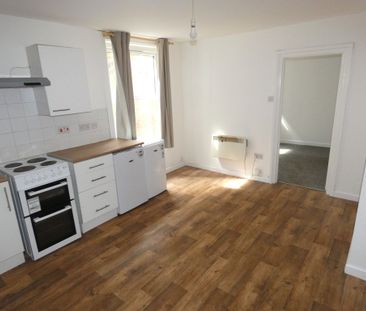 1 bed Apartment - To Let - Photo 4