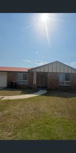 37 Firefly Cr, Ooralea, Qld 4740 - Photo 4