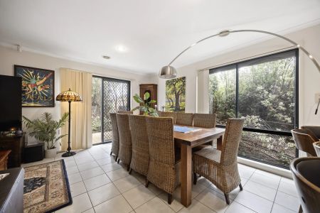 Comfortable 3-Bedroom Family Home with Excellent Entertaining Space! - Photo 5