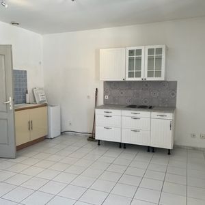 Location Appartement 2 pièces 35m² GAREOULT 83136 - Photo 2