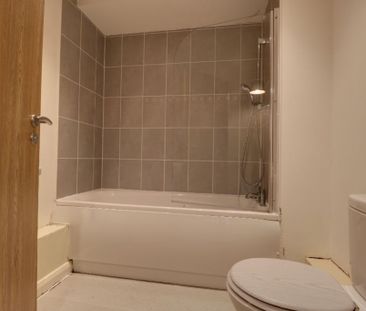 2 Bedroom - Photo 5