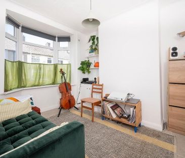 32 Harleston Street, Belfast, BT9 5FS - Photo 4