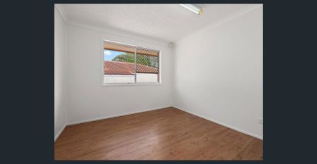 SIMPLY STUNNING IN ELLEN GROVE! - Photo 4