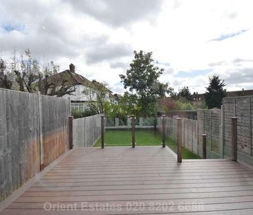 Rundell Crescent, London, NW4 - Photo 2