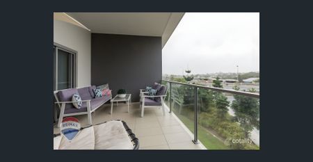 Discover Your Quiet Urban Retreat - Photo 4