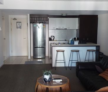 Surfers Paradise - Photo 1