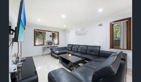 Family Home in a Convenient Location - Photo 3