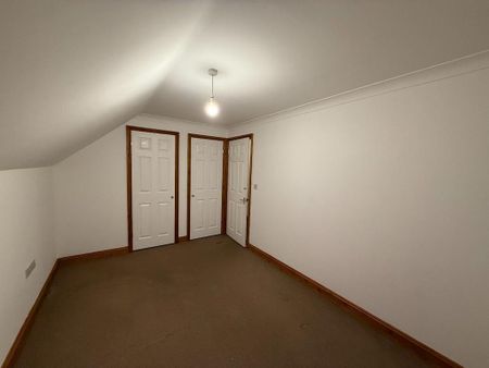 3 bedroom detached house to rent - Photo 3