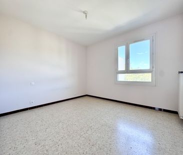 NIMES / ROUTE D'UZES - T4 AVEC PARKING - Photo 1