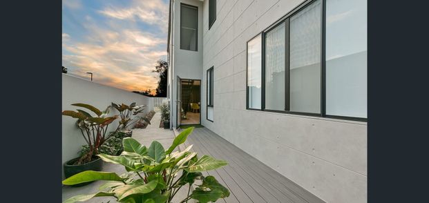 Beautiful 3 Bedroom Home in Sunshine Cove&excl; - Photo 1