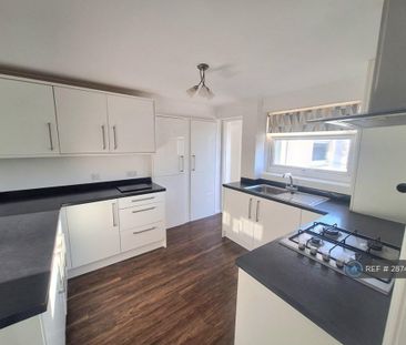 3 bedroom terraced house to rent - Photo 4